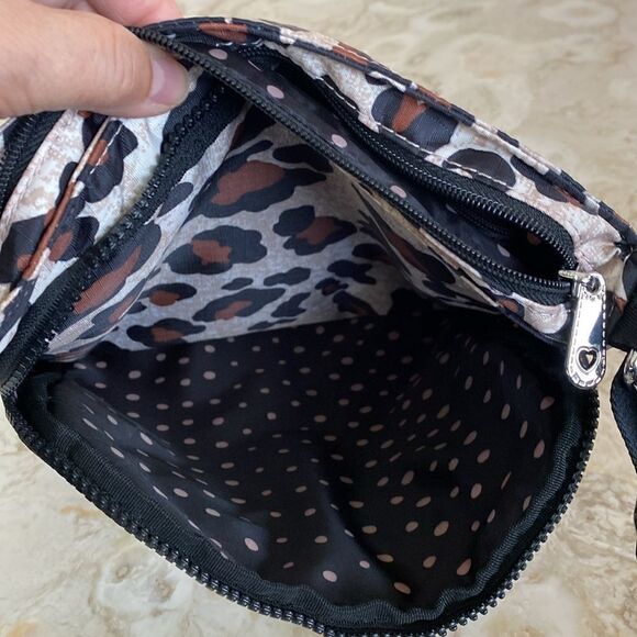 Brighton Nylon Tan Cheetah Leopard Print Large Multi Pocket Crossbody Purse Bag - Picture 8 of 11